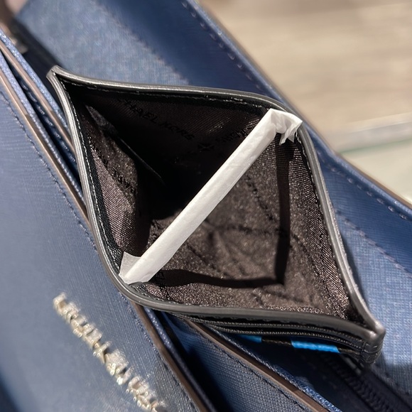 MICHAEL KORS MENS Cooper BLACK MLTI Graphic Logo Tall Card Case 
BLACK MULTI NWT - Picture 11 of 16